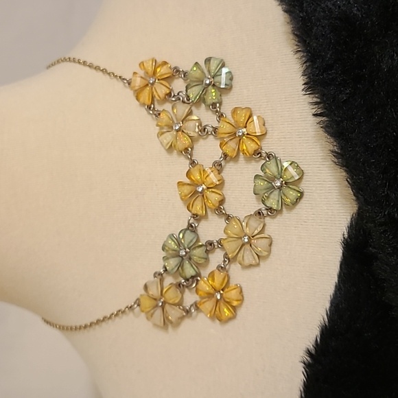 Jewelry - Yellow and Green Floral Design Statement Necklace